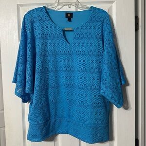 JM Collection Lace Keyhole Front Top